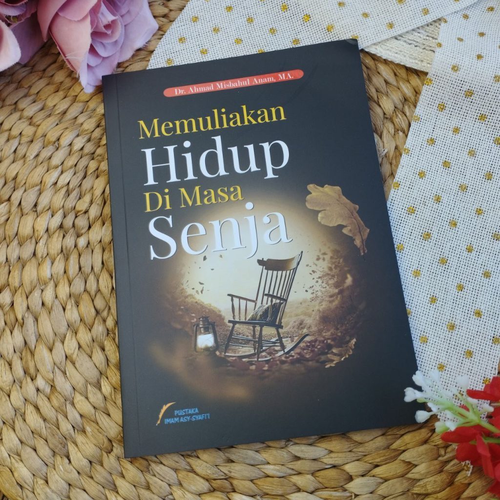 Memuliakan Hidup Di Masa Senja - Memuliakan Hidup Di Masa Senja