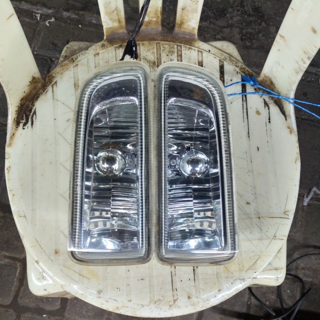 Foglamp kijang kapsul thn 2000, 2001, 2002 original.