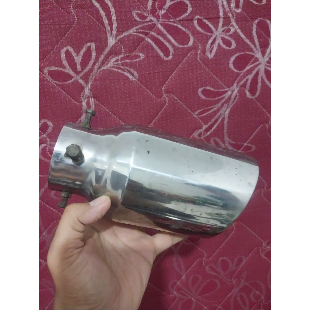 Ujung Knalpot mobil