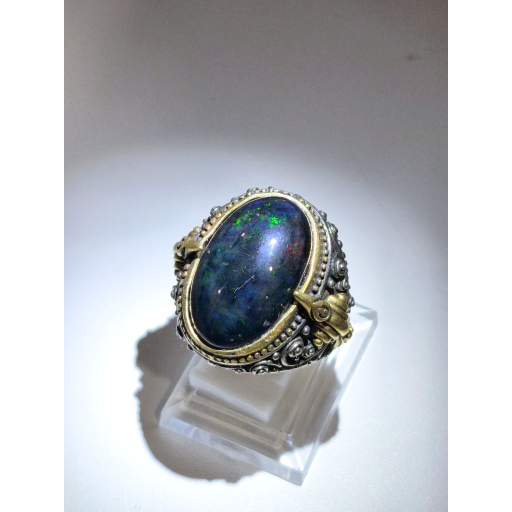 Black opal banten