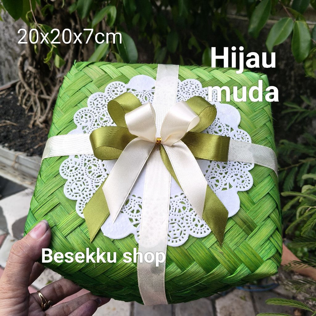 Besek bambu warna 20x20 free pita