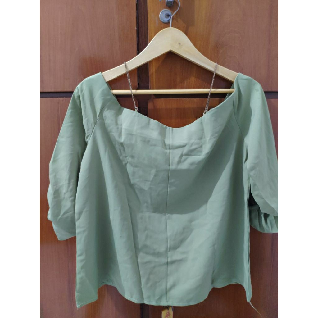 [PRELOVED] ATASAN OFF SHOULDER/ KOREAN OFF SHOULDER