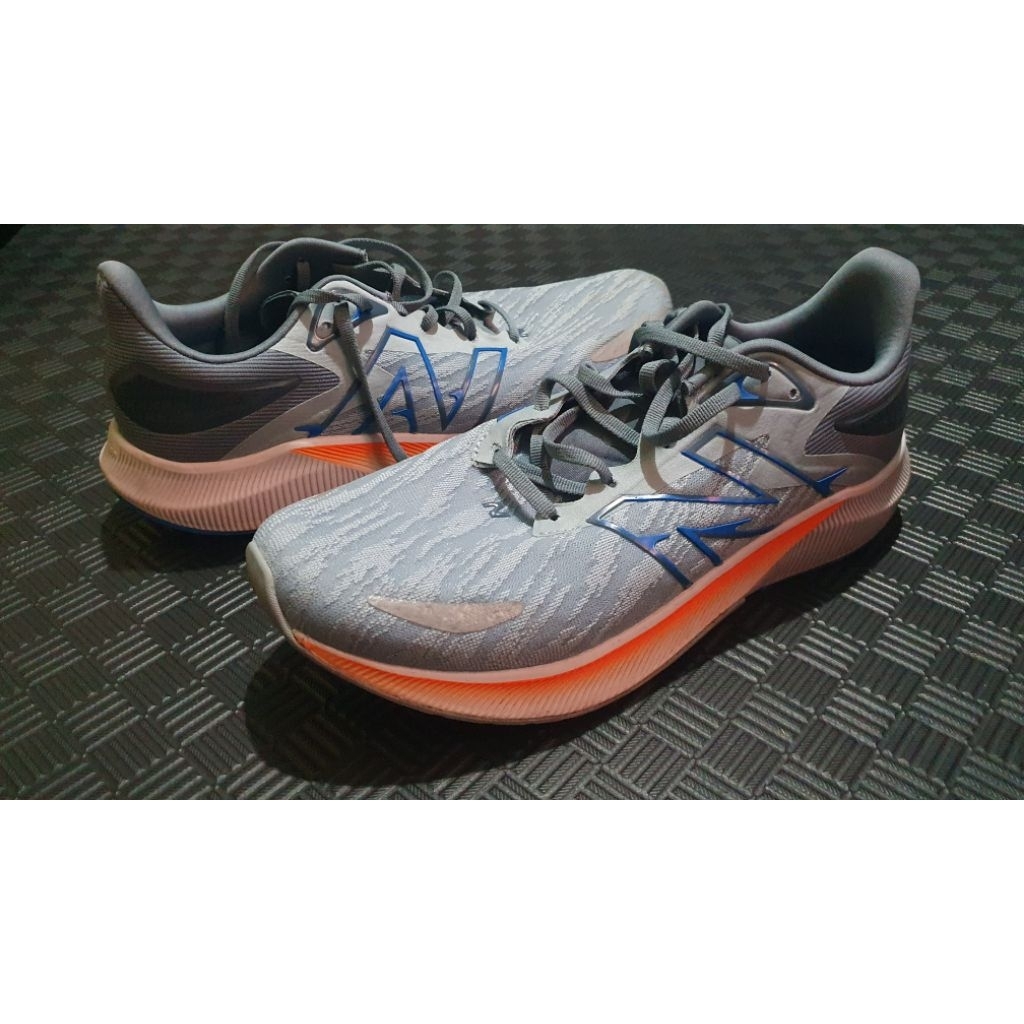 NewBalance Fuelcell Propel V3