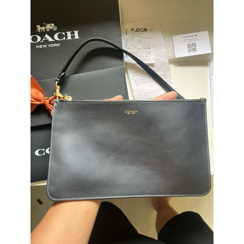 [Preloved] Coach New York Zip Pouch – Black (CZ756)