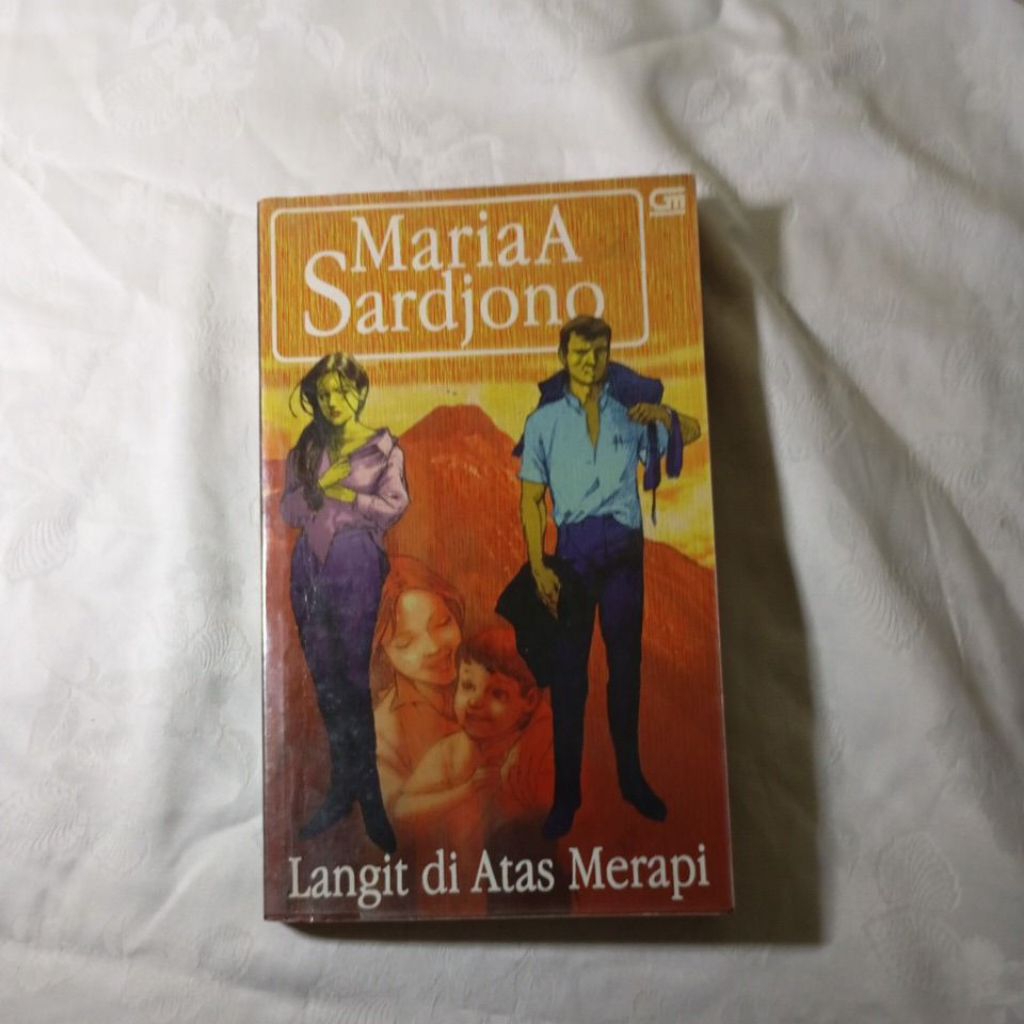 Langit diatas Merapi- Maria A Sardjono