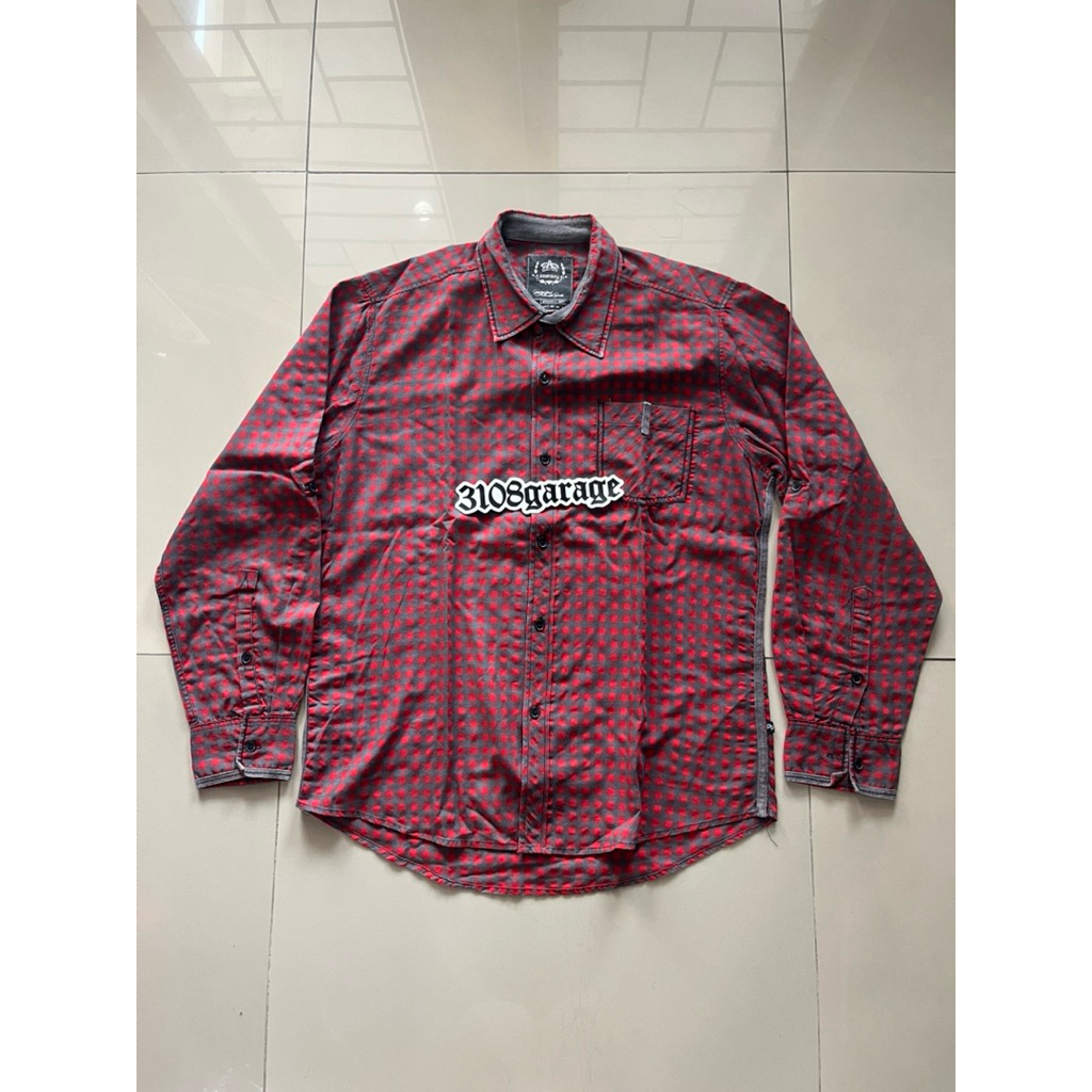 Kemeja lengan panjang flanel kotak kotak garis garis casual mens poshboy merah sz M used second
