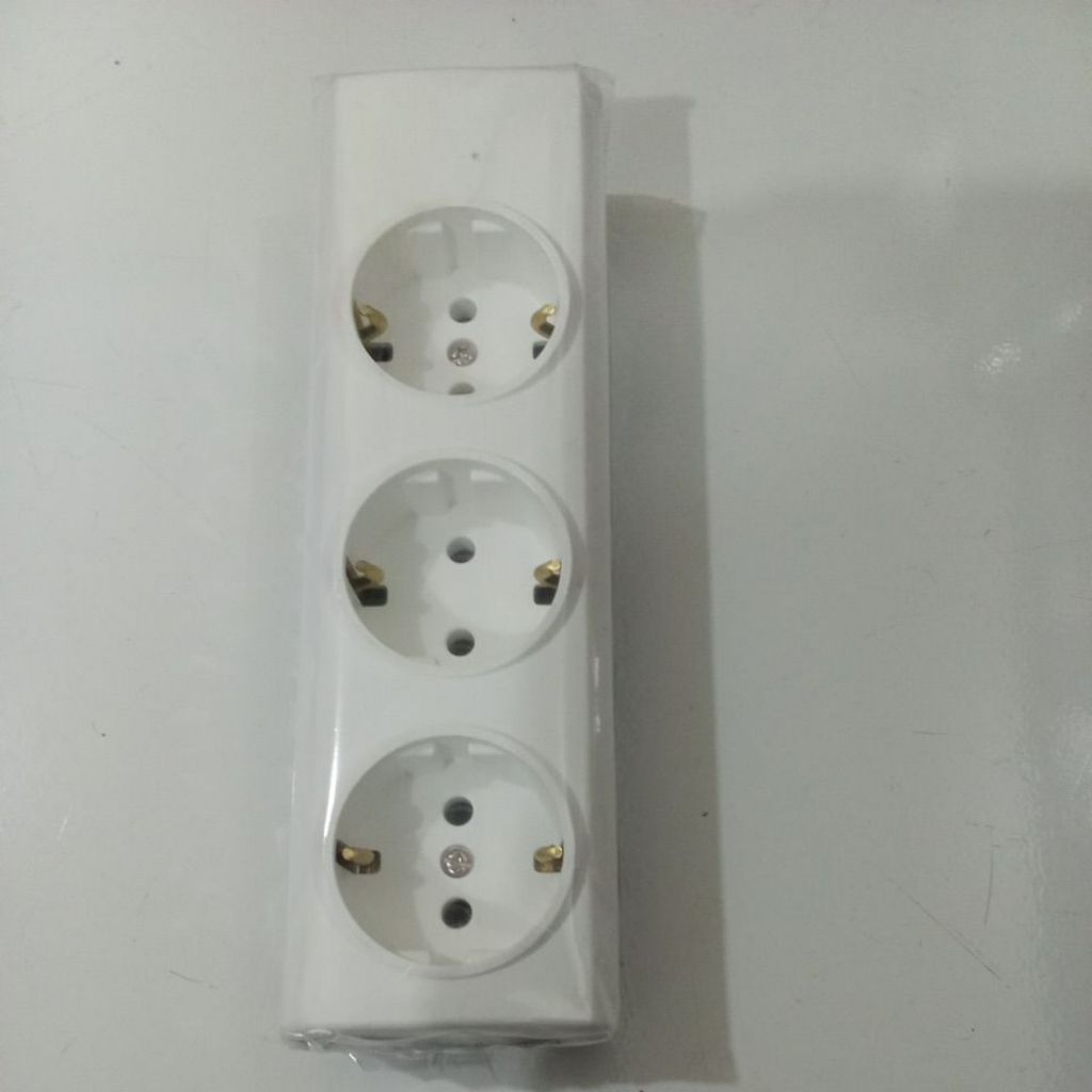 Stop Kontak BROCO / Terminal BROCO / Stop Kontak 3 Lubang Putih BROCO