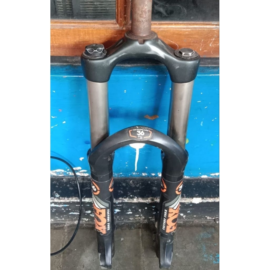 fork 26 Rst storm bekas decal fox fungsi normal,stansion mulus tidak ada dekok,minus rebound tidak j