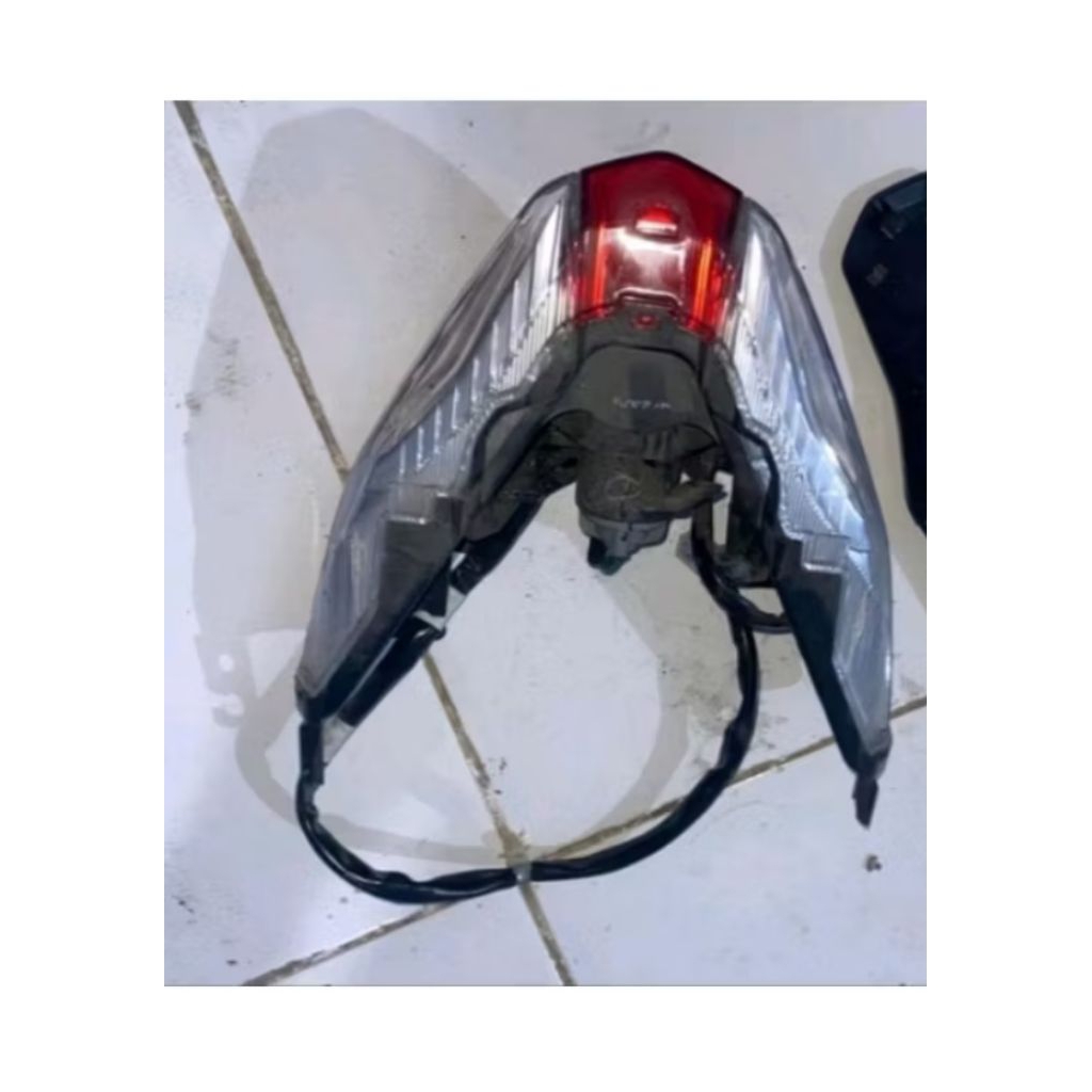 lampu stop honda beat deluxe tahun 2021-2023 kondisi bekas/sekan original copotan layak pakai