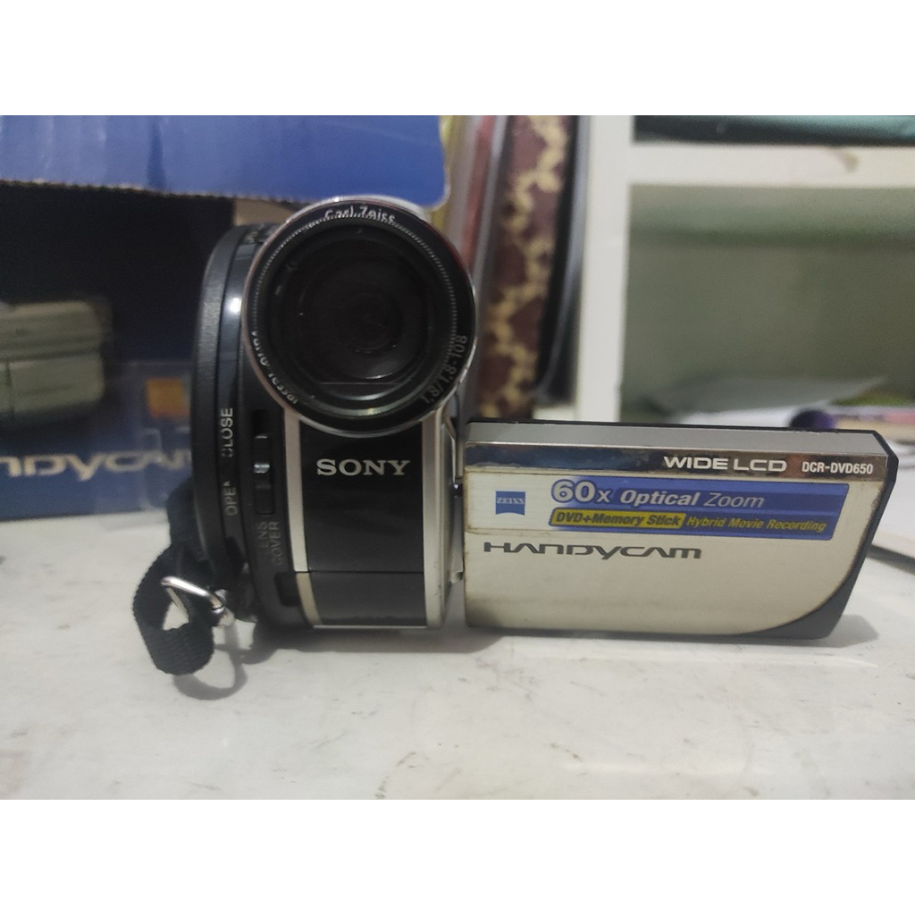 Handycam Sony DCR-DVD 650