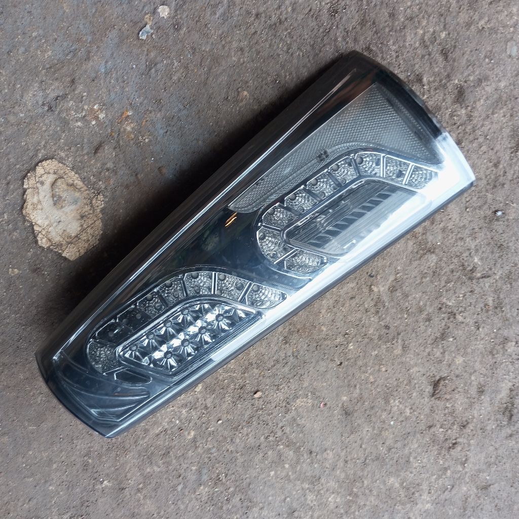 stop lamp avanza 2006-2011 kanan LED smoke