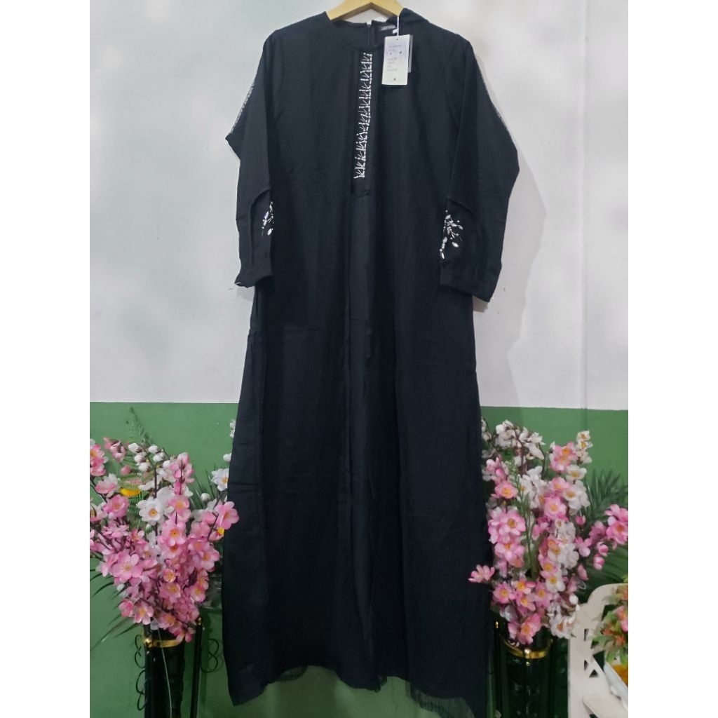 gamis basic hitam putih tile