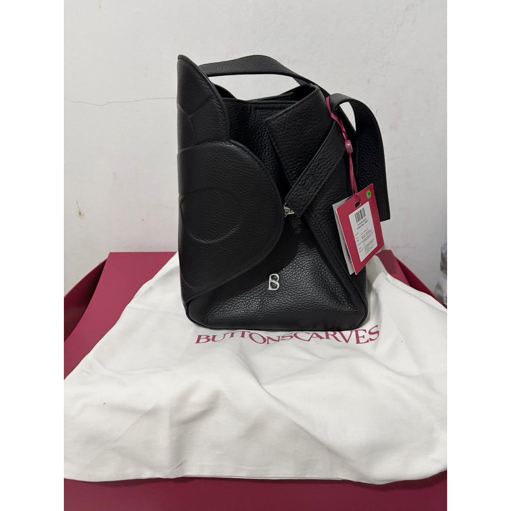 Britney bag buttinscarves