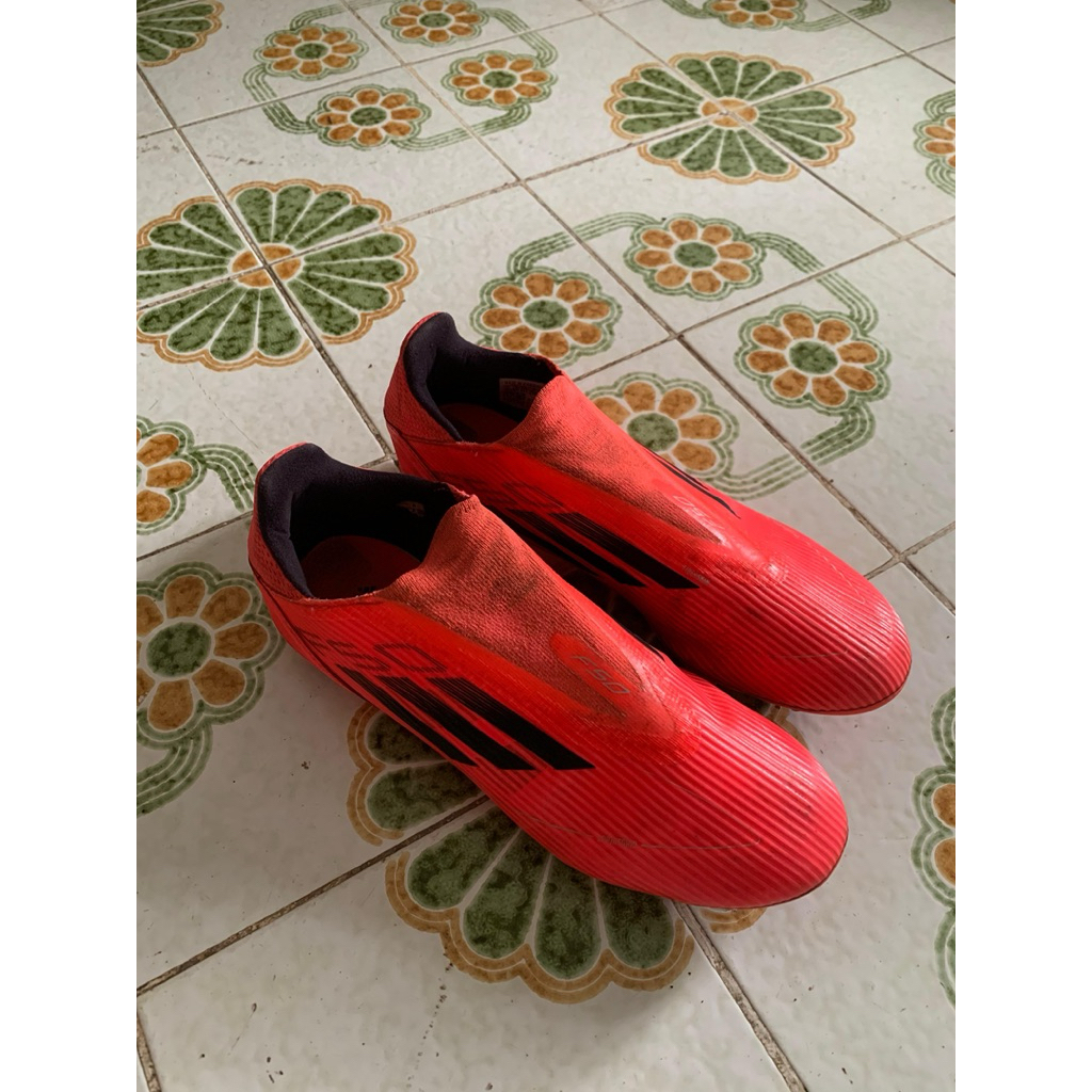 sepatu bola adidas F50 original bekas