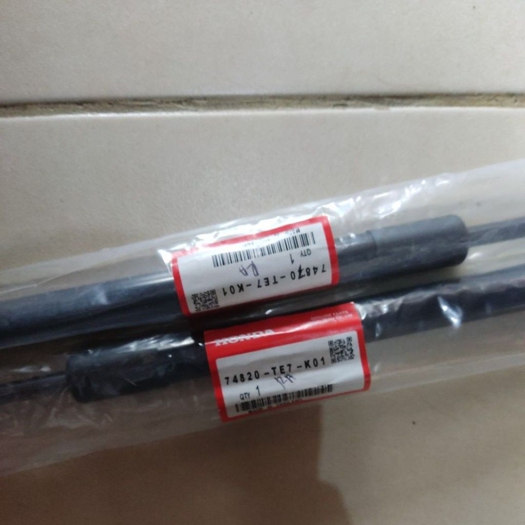 HIDROLIK BAGASI PINTU BELAKANG MOBIL HONDA MOBILIO DAN BRV , SHOCK HIDROLIK BAGASI PINTU BELAKANG (G