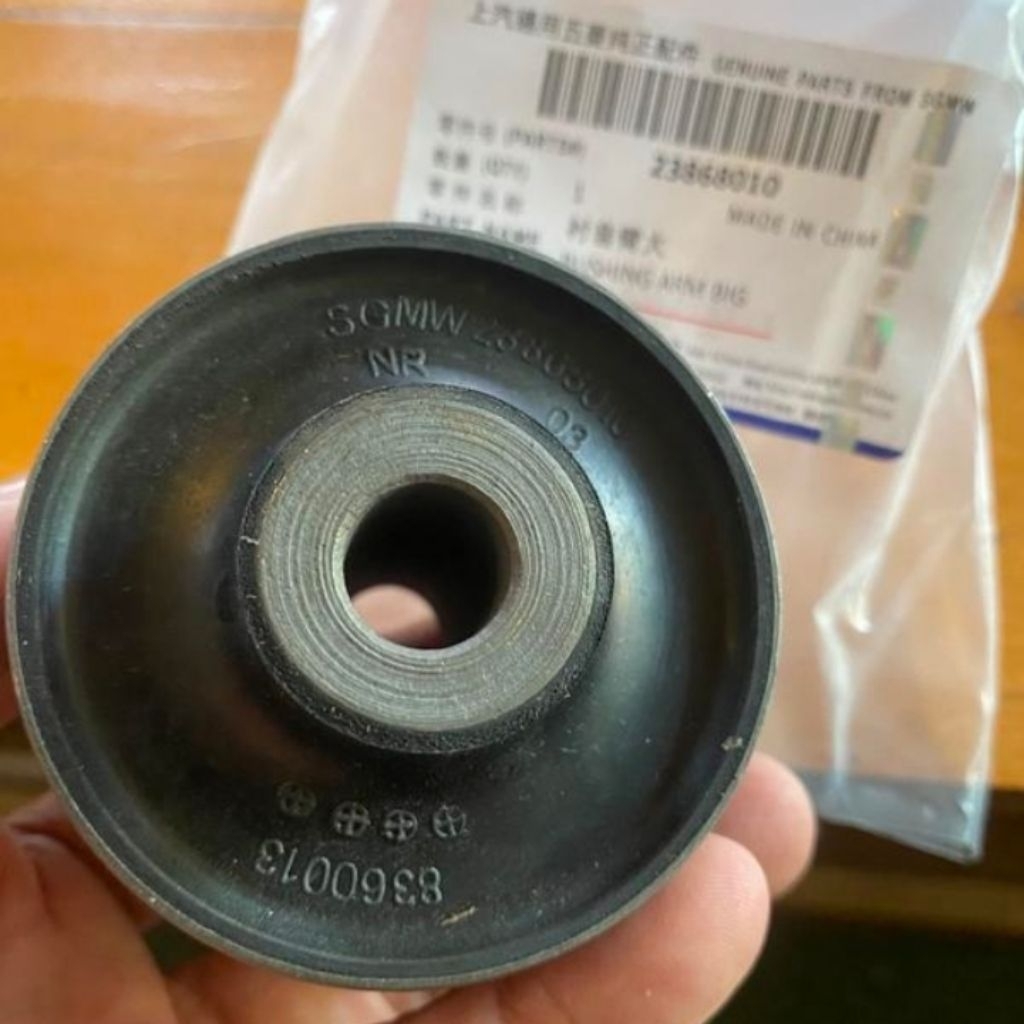 Bushing Lower Arm Besar Wuling Almaz Cortez