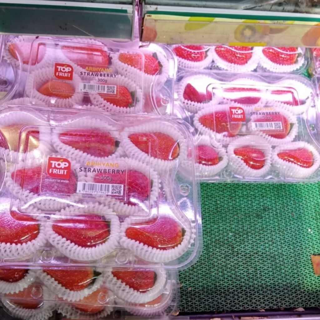 Top Fruit Arihyang Strawberry Jumbo 300g / Strawberry Korea