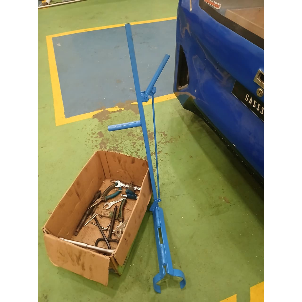 alat pengangkat kowi / tungku peleburan logam