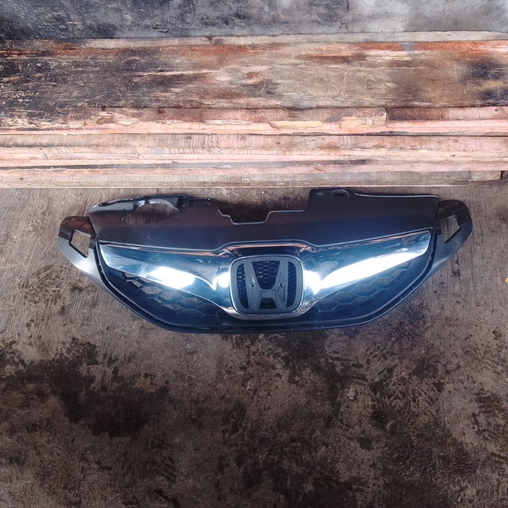 Grill mobil Honda Brio thn 2012 / 2015 original bekas copotan second
