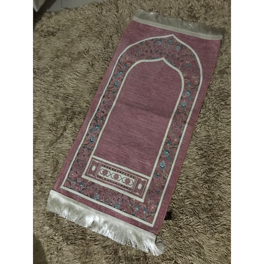 Oleh Oleh Sajadah Asli Madinah