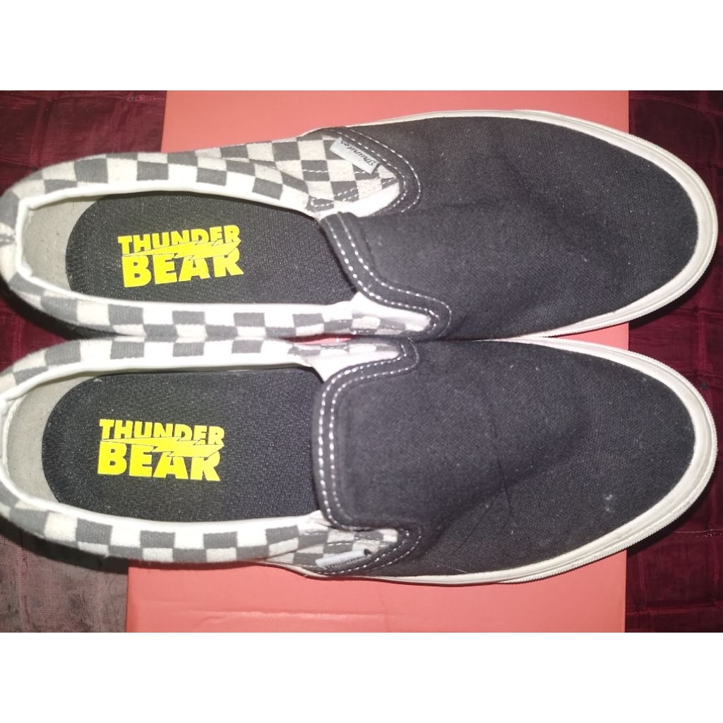 Sepatu Slip On Thunder Bear