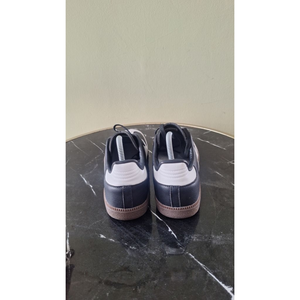 sepatu kerja hitam garis 3 terlaris