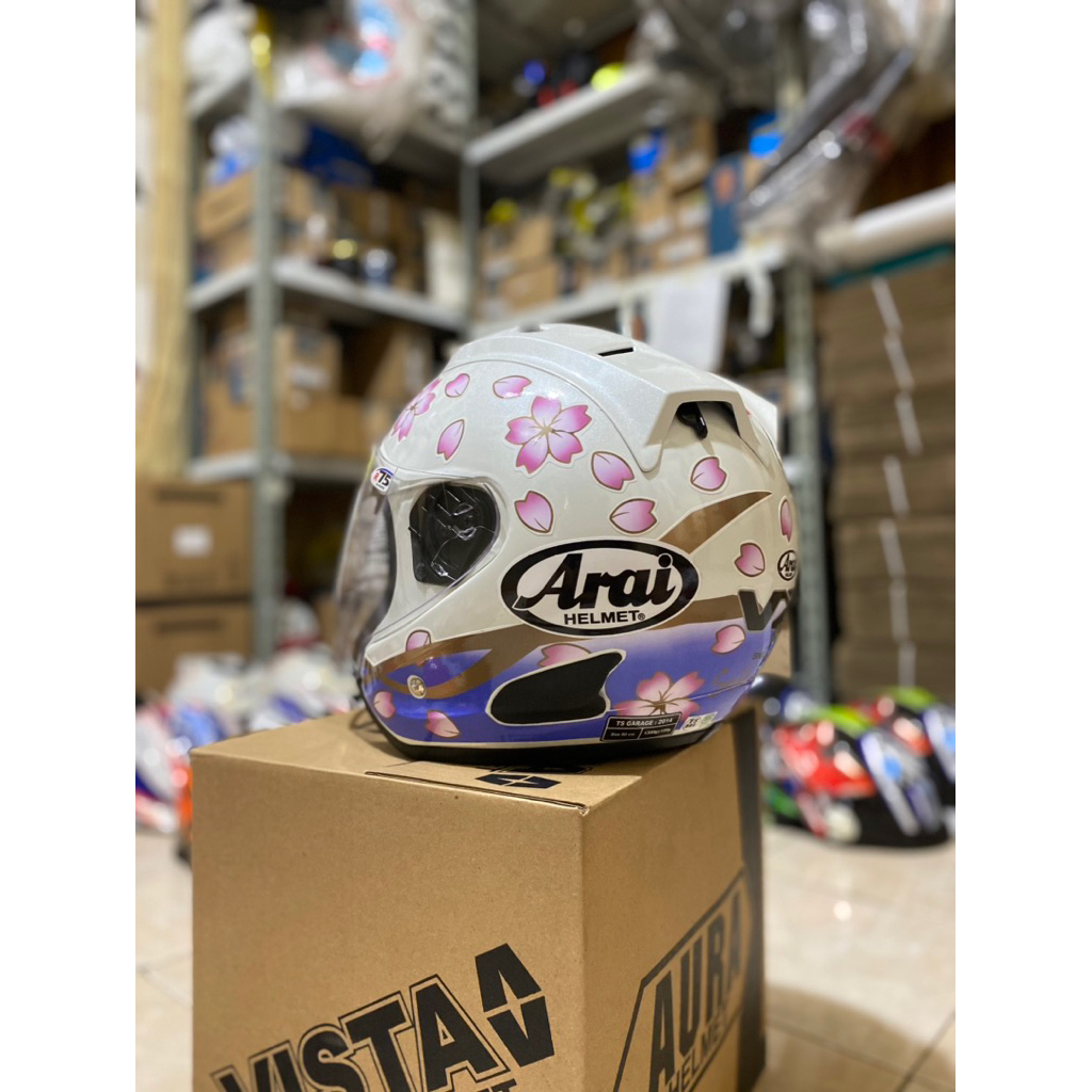 helm aura + decal arai sakura PUTIH