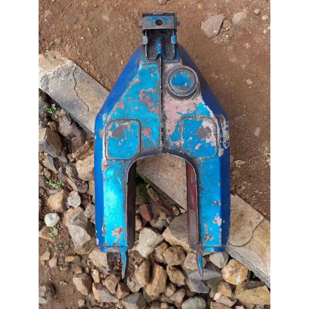 Tangki bensin yamaha v75 original