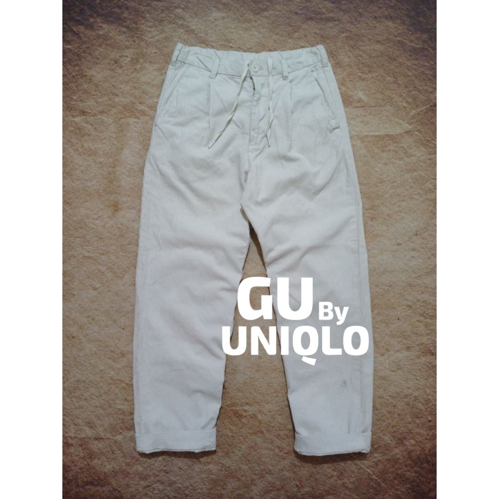 celana GU UNIQLO bahan corduroy model reguler baggy bekas recomend