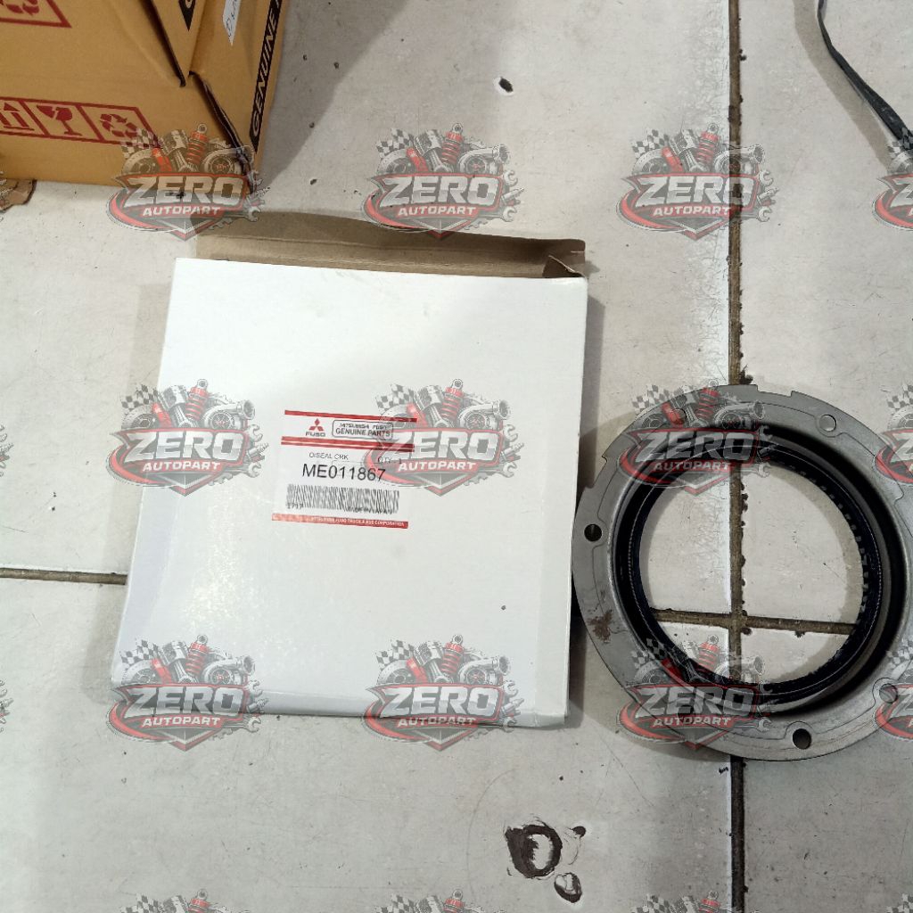 oil seal crankshaft rear ME011867