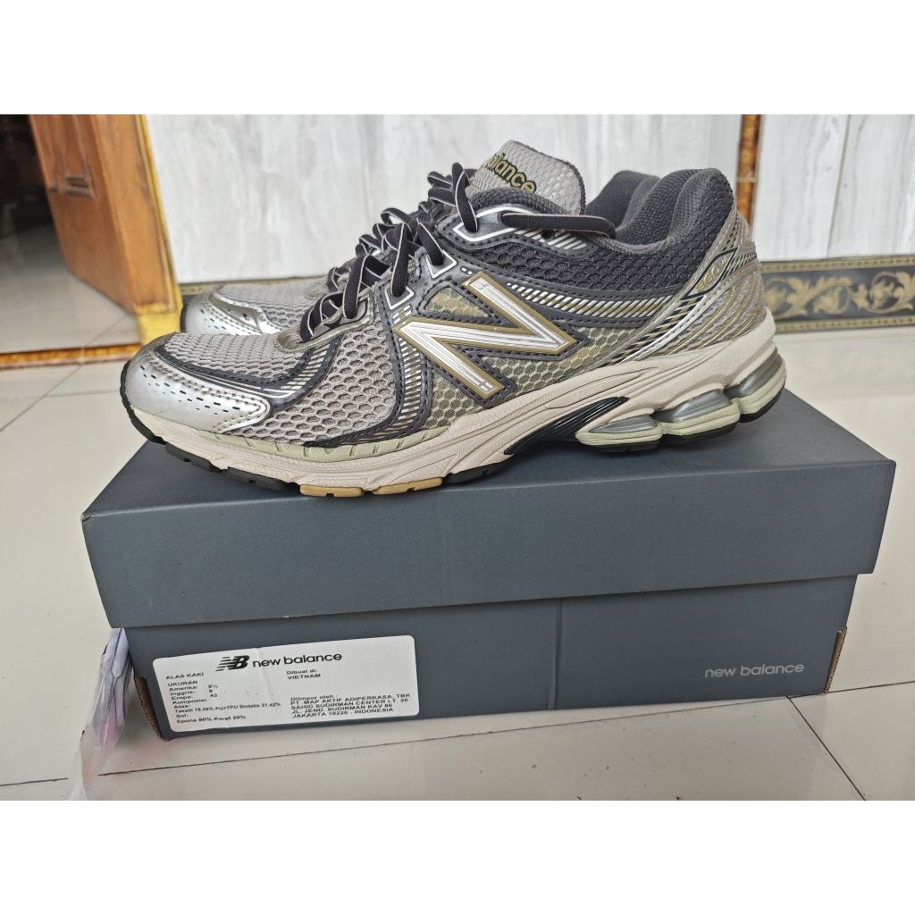 New Balance 860v2 [Preloved]