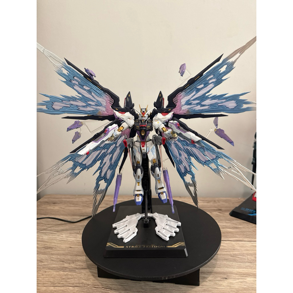 MC metal Club Strike Freedom