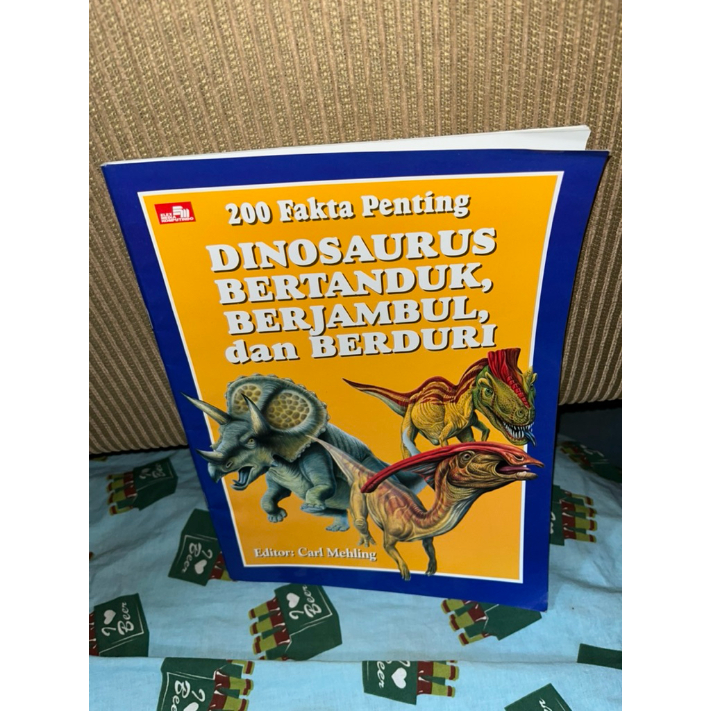 (preloved) buku ( 200Fakta Penting DINOSAURUS BERTANDUK,BERJAMBUL&BERDURI ) Original