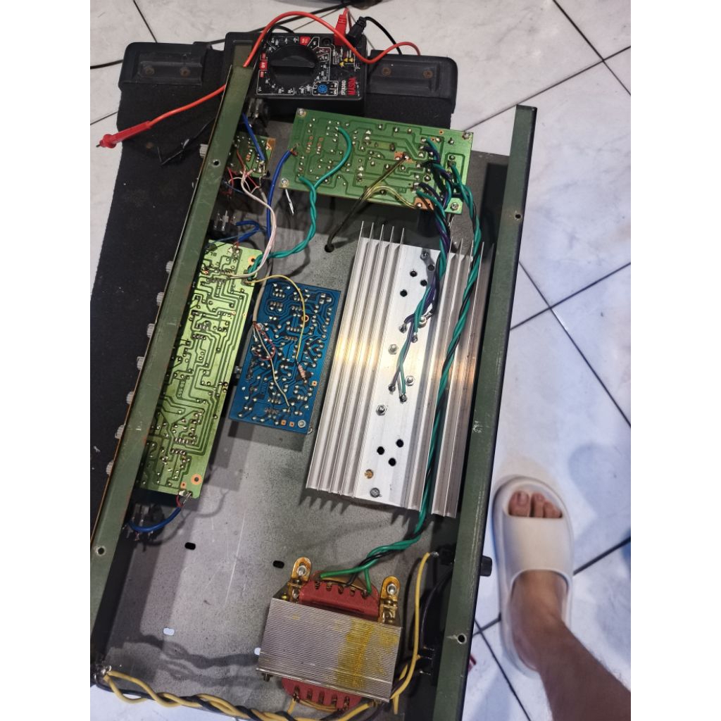 DIJUAL KIT SPEAKER POWER AMPLI KEYBOARD BLAZER KB 400 mesin