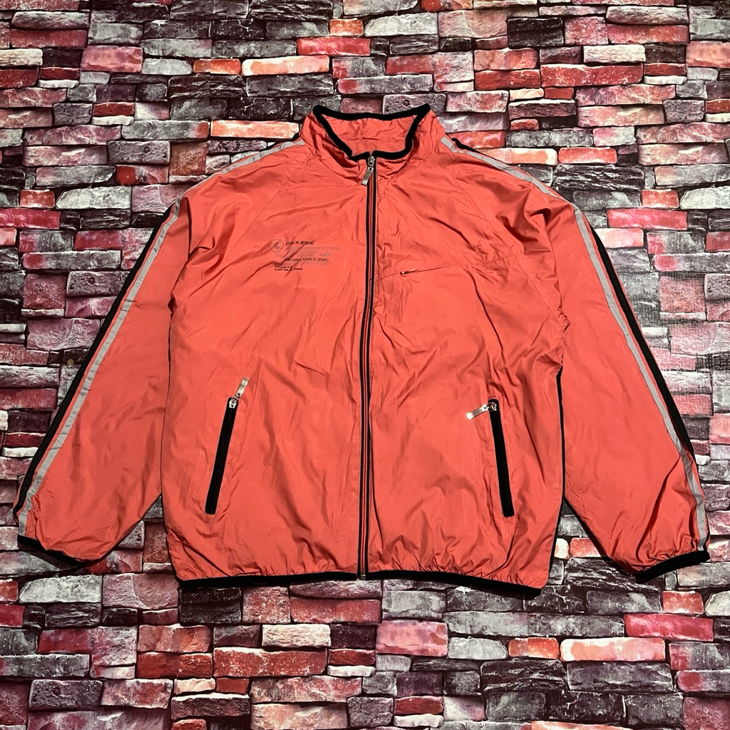 Jaket Nyxeye ( Size M || Lebar dada 56 CM Panjang 63 CM )