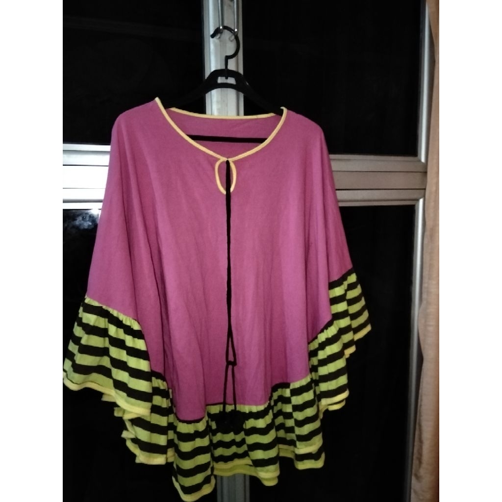 PRELOVED - ATASAN BAJU KAOS WANITA KELELAWAR DAILY WEAR