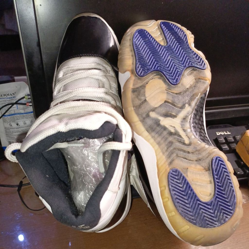 Sepatu Basket Jordan Retro 11