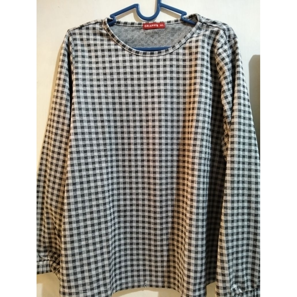 kaos graphis preloved