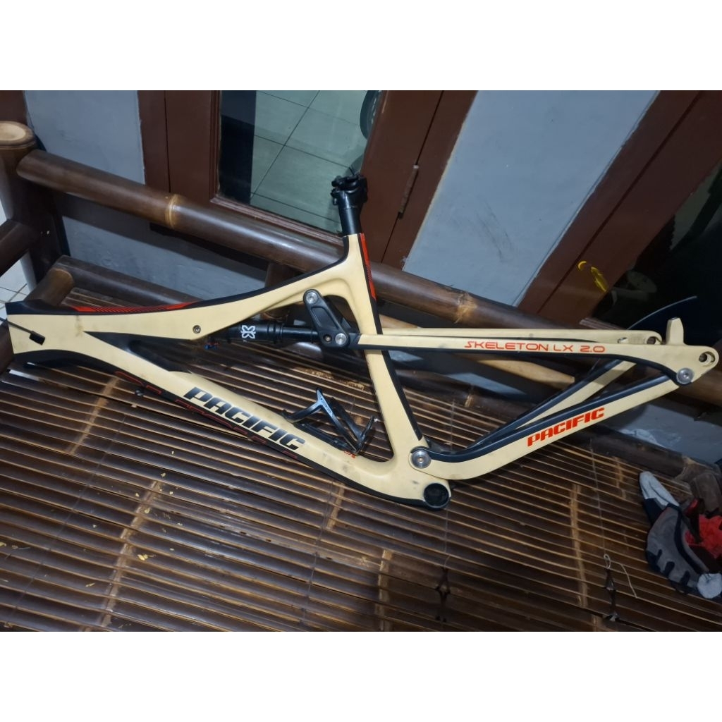 frame pacific skeleton lx 2.0 carbon