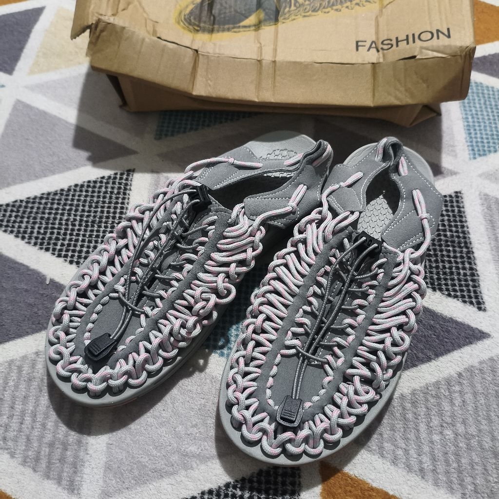 SEPATU SANDAL PRIA WANITA CASUAL PINK ABU TALI UKURAN 38 FASHION ORIGINAL PRELOVED BARU