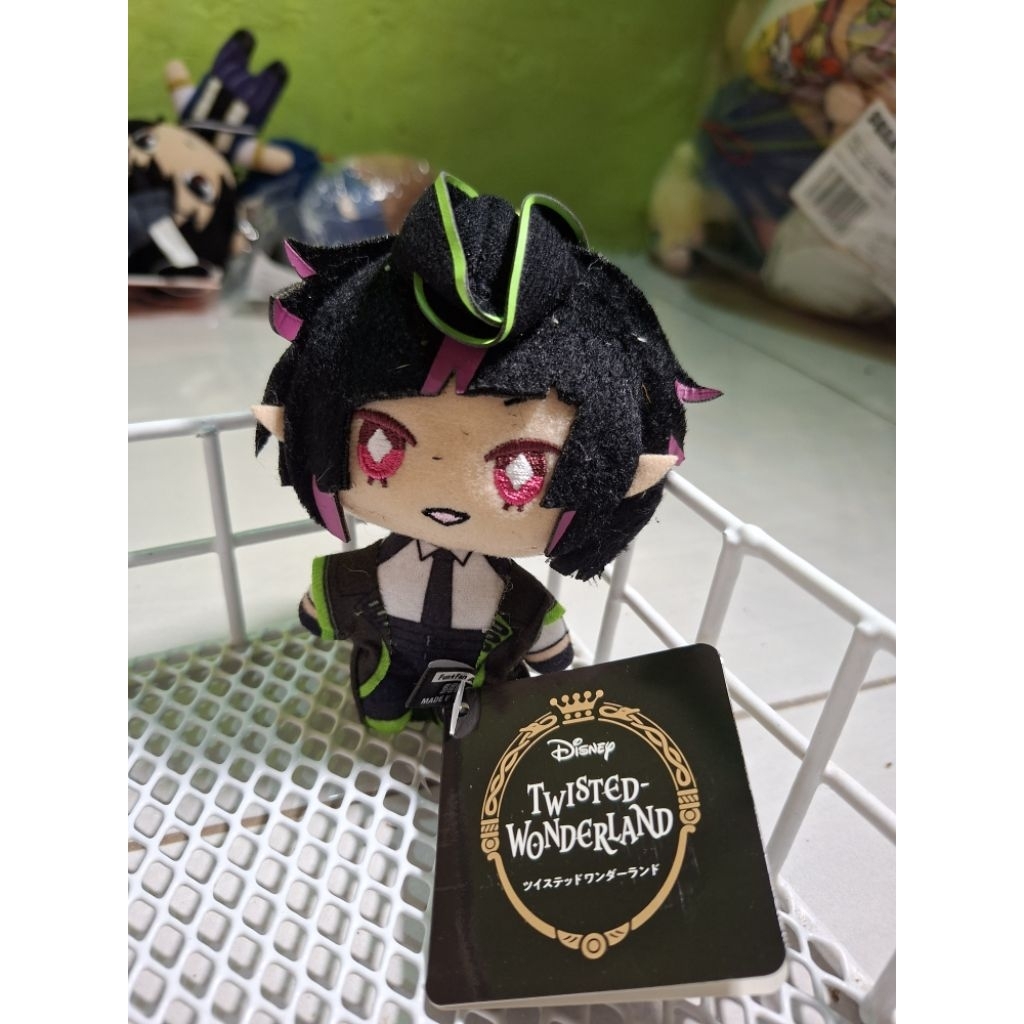 twisted Wonderland Riddle Leona Jade Floyd Deuce idia rock apel Jamil Azul malleus sebek