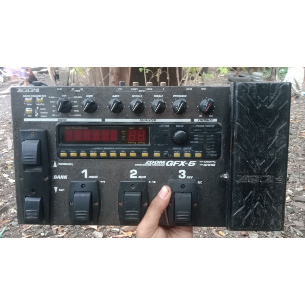 Efek ZOOM GFX-5 Normal