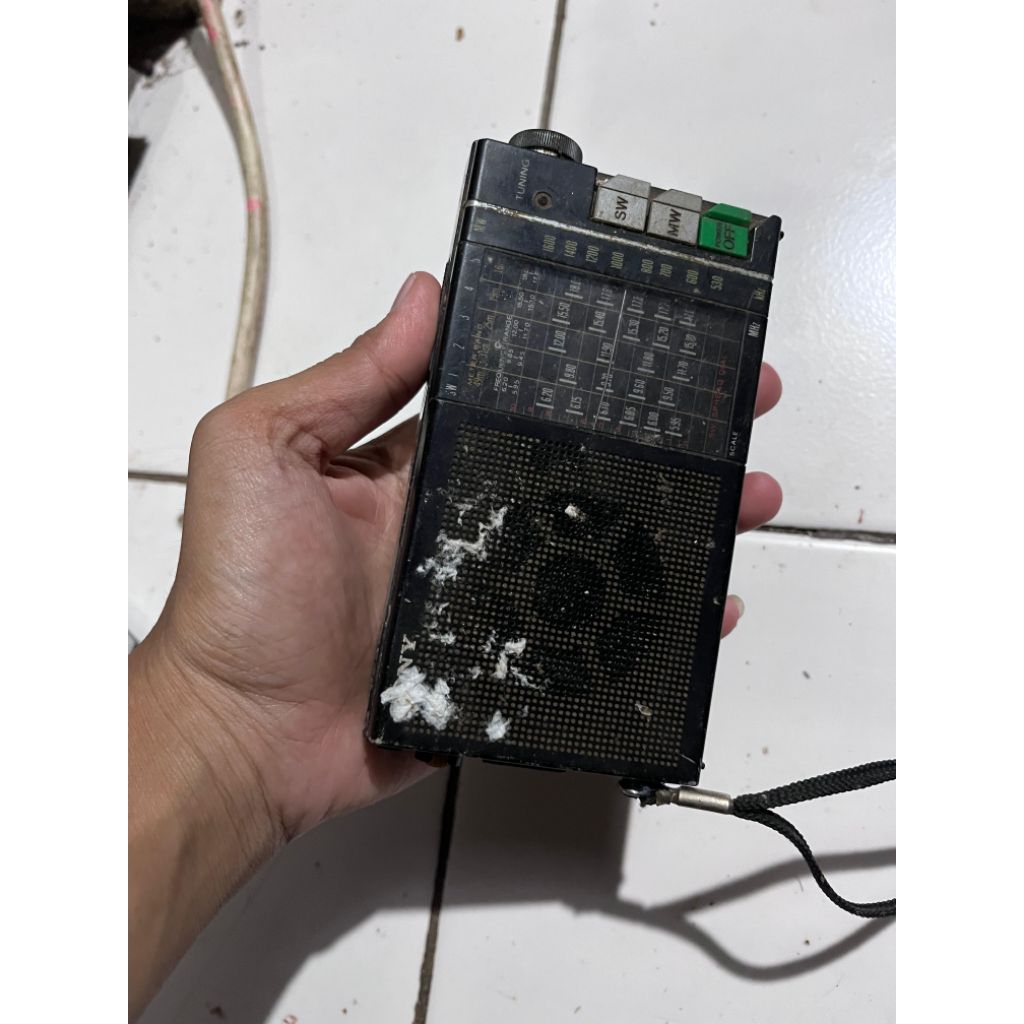 radio portabel vintage Sony ICR-4800. Preloved