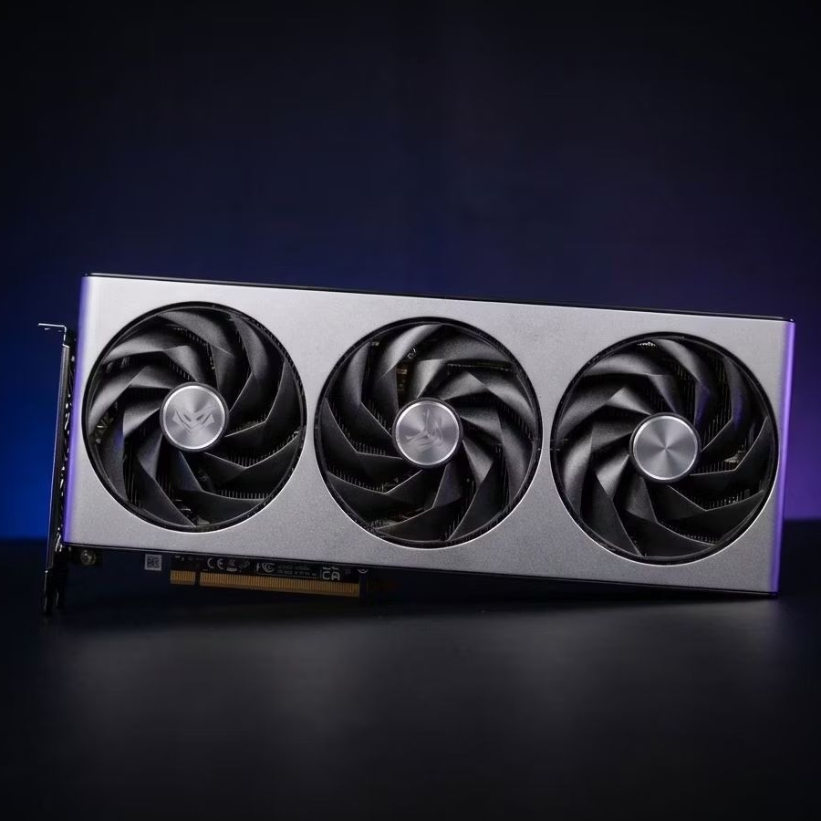 Sapphire Nitro+ AMD Radeon RX 7700 XT Garansi Resmi 2027