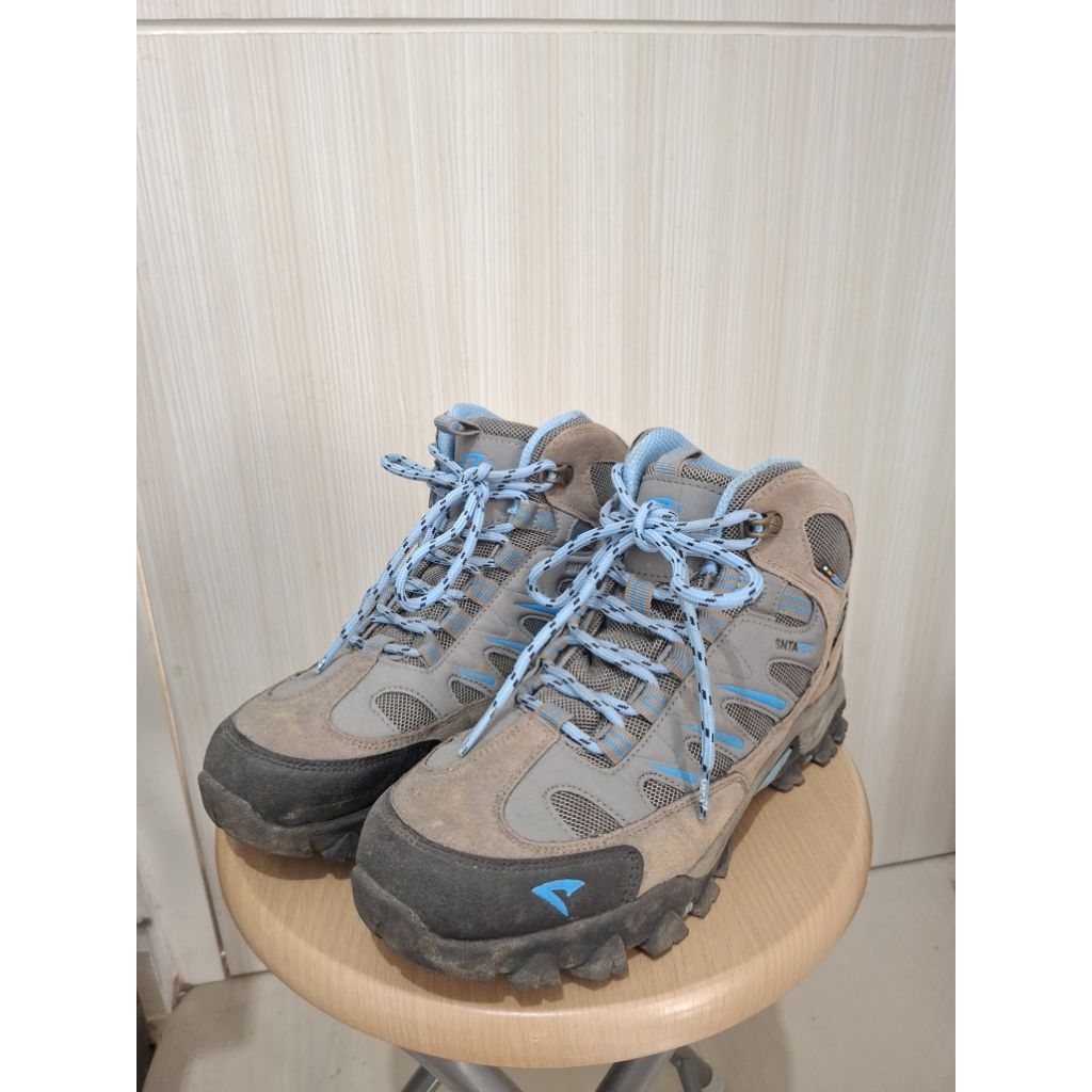 Sepatu Gunung Wanita SNTA 613 Semi Waterproof Hiking Outdoor Boot Free Tali