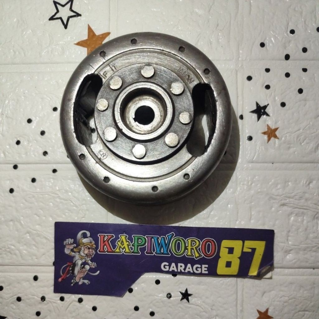 magnet Honda supercup/Honda C70 engkel