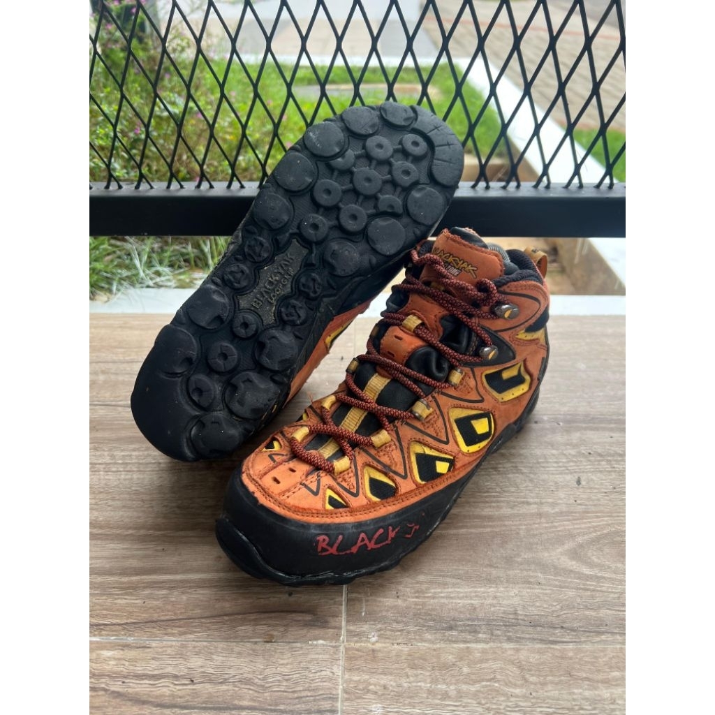 Sepatu BLACKYAK