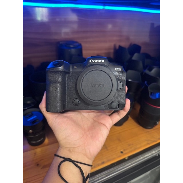 CANON EOS R5