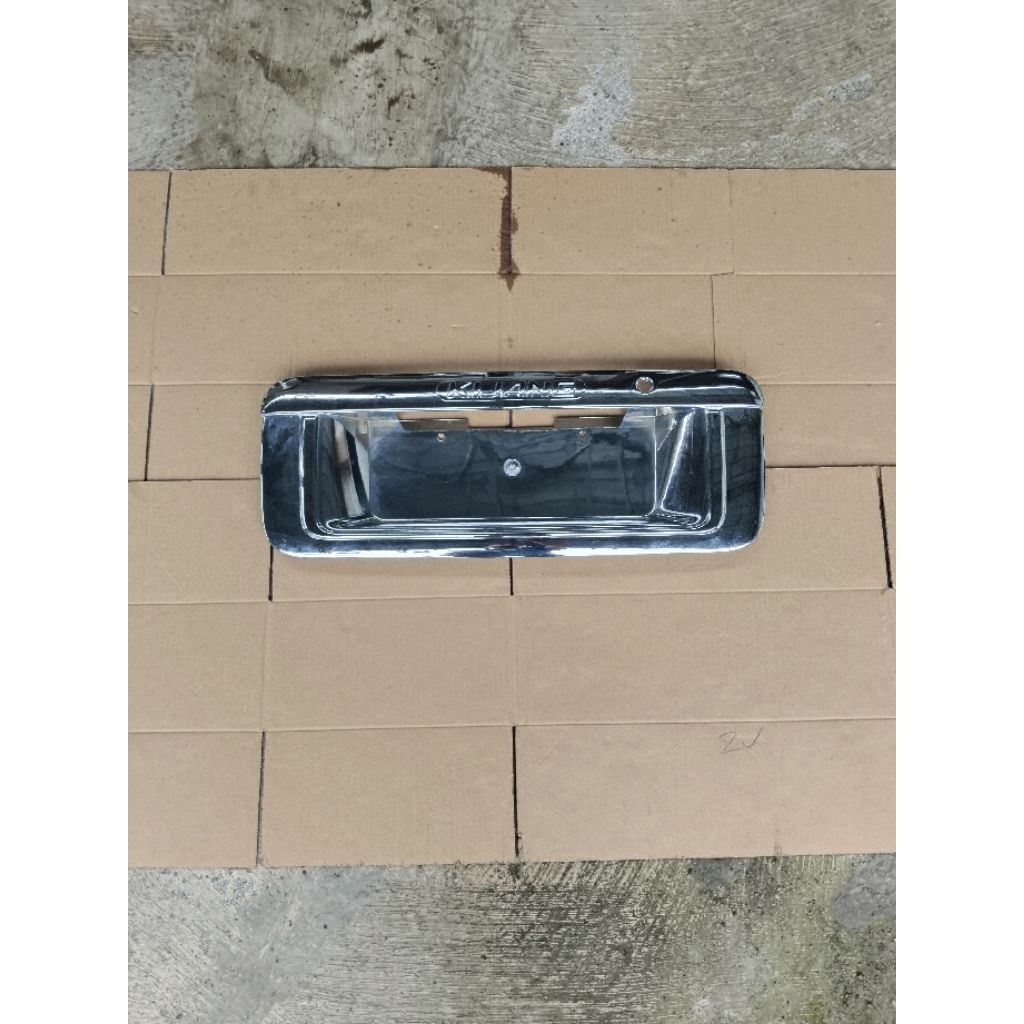 TATAKAN PLAT NOMER BAGASI BELAKANG CHROME TOYOTA KIJANG