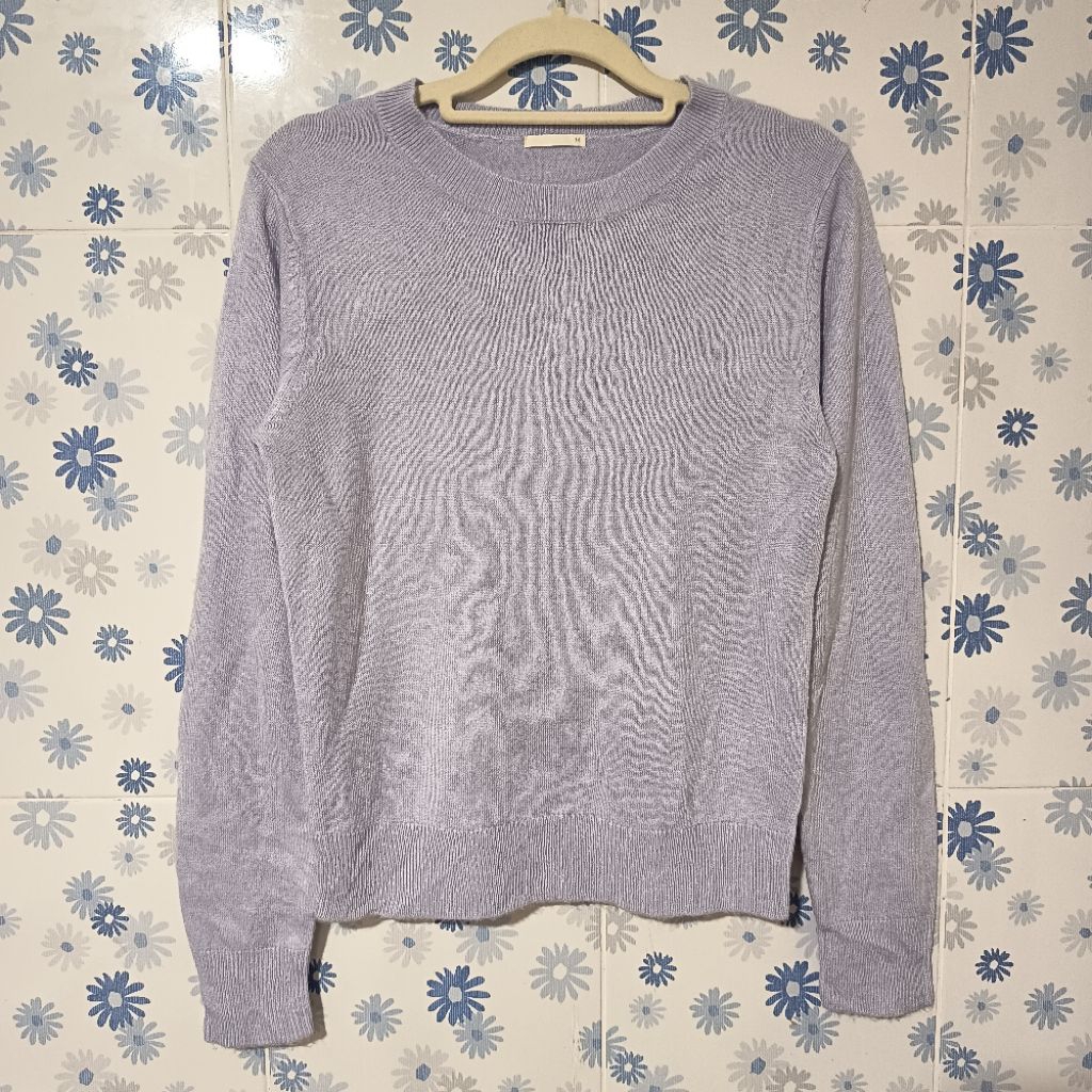 GU Uniqlo Sweter Sweater Top Atasan Rajut Bulu Soft Lilac No Cardigan